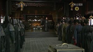Lü Bu shoots an arrow through a halberd