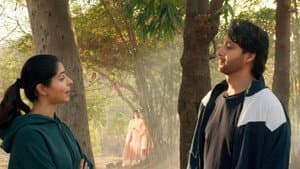 Tu Door Nazar Aaye